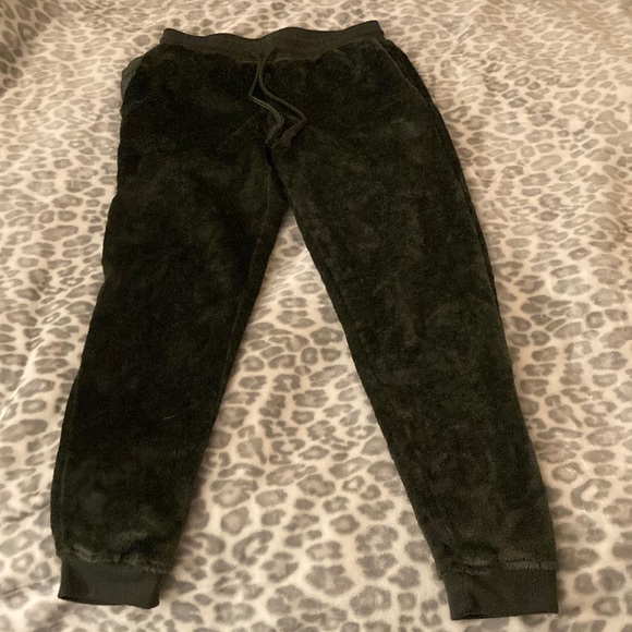 This pair of sweatpants I’m selling is dark green, the brand is CI SONÓ - Picture 1 of 6